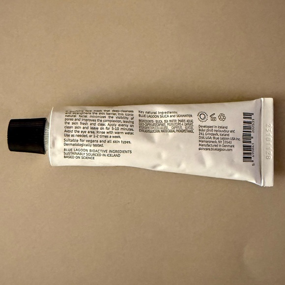 Blue Lagoon Iceland Silica Mud Mask to Deep Cleanse & Clarify Skin 1.06 oz/ 30 g - Picture 10 of 15